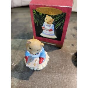 Hallmark 1993 Mama Bearinger ornament Xmas decor‎